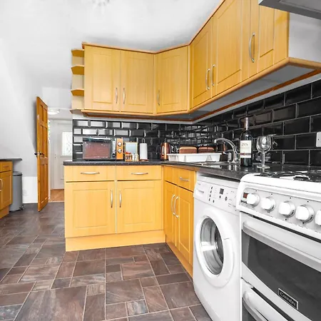 Birmingham City Centre - 3 Bedroom House - Parking - Netflix - Wifi - Up To 7 Guests -12W Exterior photo