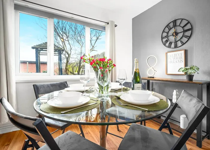 Birmingham City Centre - 3 Bedroom House - Parking - Netflix - Wifi - Up To 7 Guests -12W